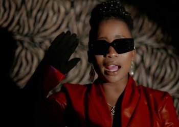 Lwah Ndlunkulu Ithuba ft. Siya Ntuli Video Download